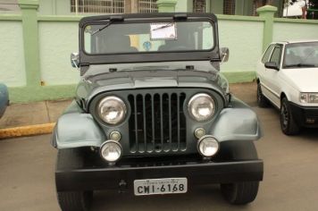 Foto - 6º Encontro de Carros Antigos, 2º Feira Artesanal e Gastronômica e Apresentação de Capoeira 