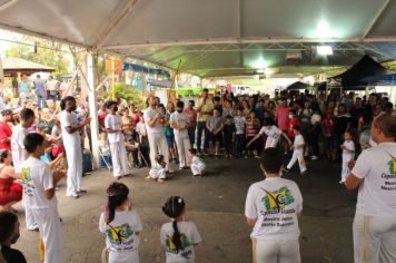 Foto - 6º Encontro de Carros Antigos, 2º Feira Artesanal e Gastronômica e Apresentação de Capoeira 