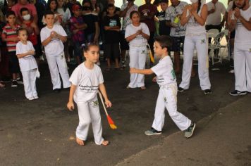 Foto - 6º Encontro de Carros Antigos, 2º Feira Artesanal e Gastronômica e Apresentação de Capoeira 