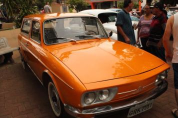 Foto - 6º Encontro de Carros Antigos, 2º Feira Artesanal e Gastronômica e Apresentação de Capoeira 