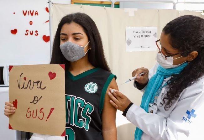  Nesta segunda feira, dia 18 de Outubro, prosseguiremos com a vacinação contra COVID dos adolescentes de 12 a 17 anos.      