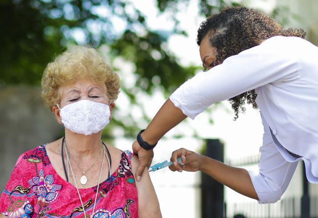 29 de abril de 2021, iniciará a vacinação contra COVID para os idosos de 63 anos